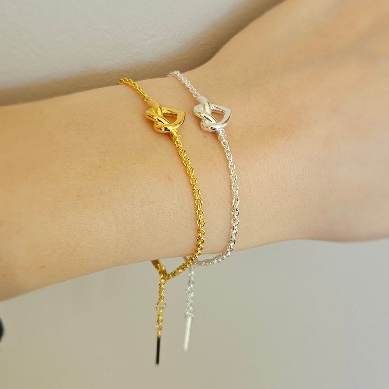Jane Kønig - Tied Heart armbånd i forgyldt sølv