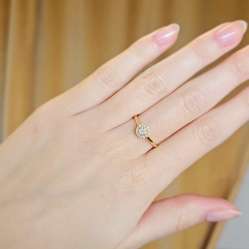 Mads Z - Eleanor Petite ring i 14 kt guld m. i alt 0,16 ct