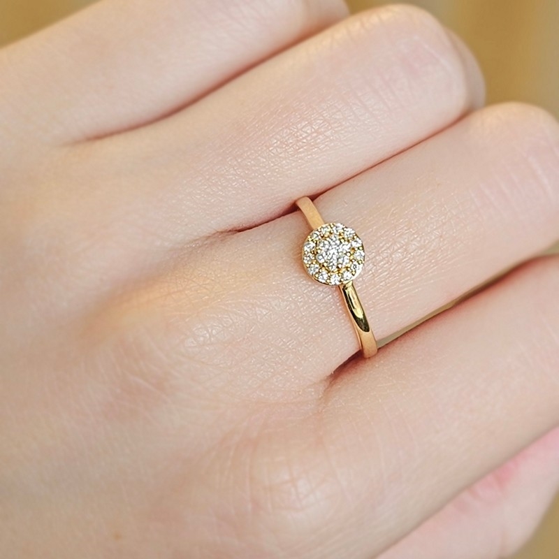 Mads Z - Eleanor Petite ring i 14 kt guld m. i alt 0,16 ct