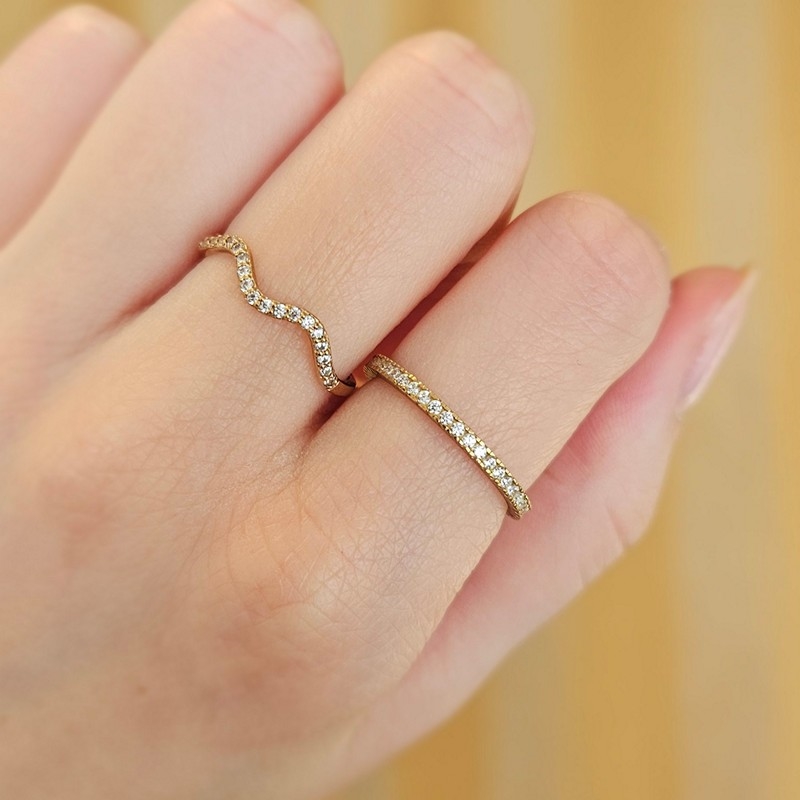 Mads Z - Sparkle ring i 8 kt guld m hvide zirkonia