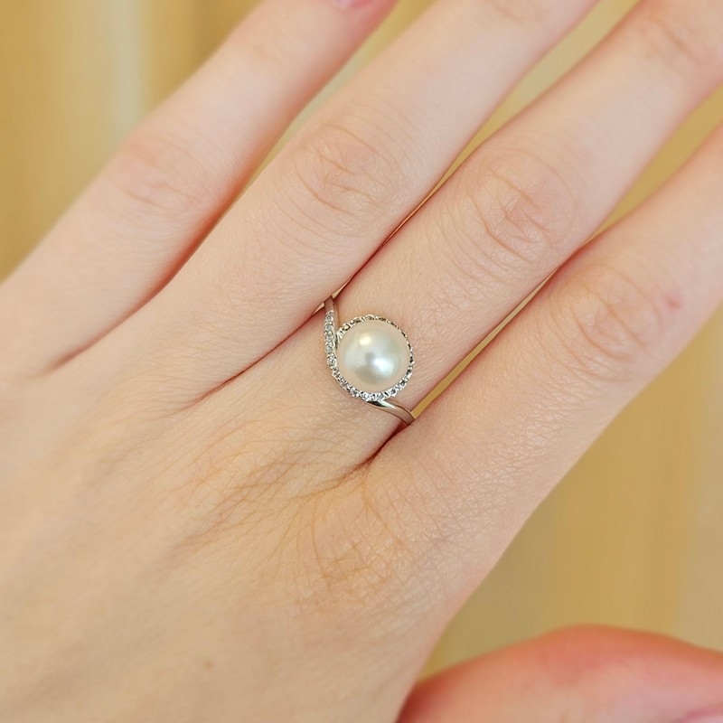 Mads Z - Kimberly ring i 14 kt guld m. 0,21ct. og kulturperle