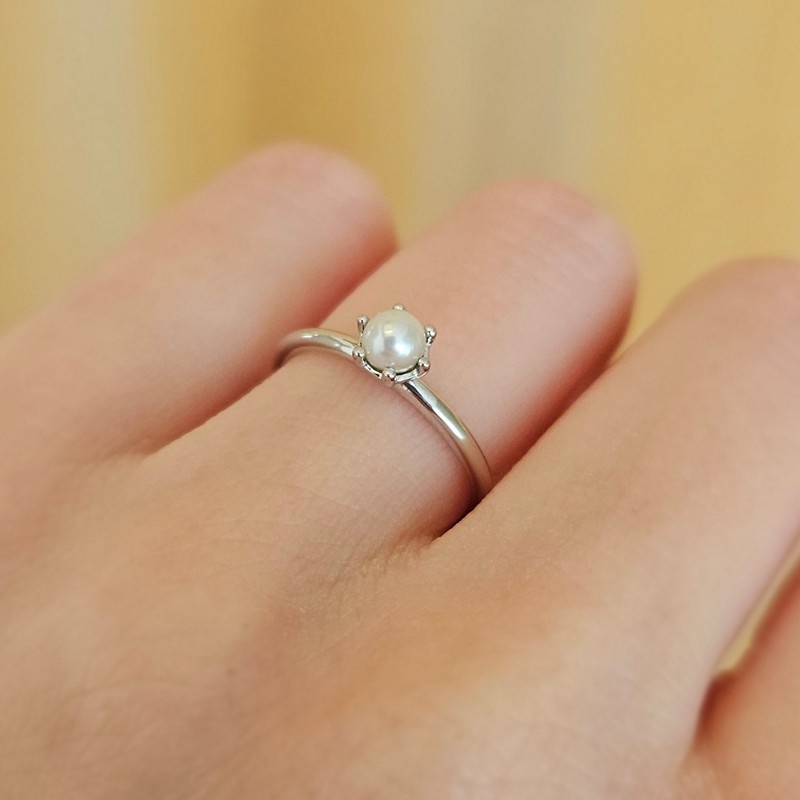  Mads Z - Poetry Solitaire ring m. ferskvandsperle i sølv