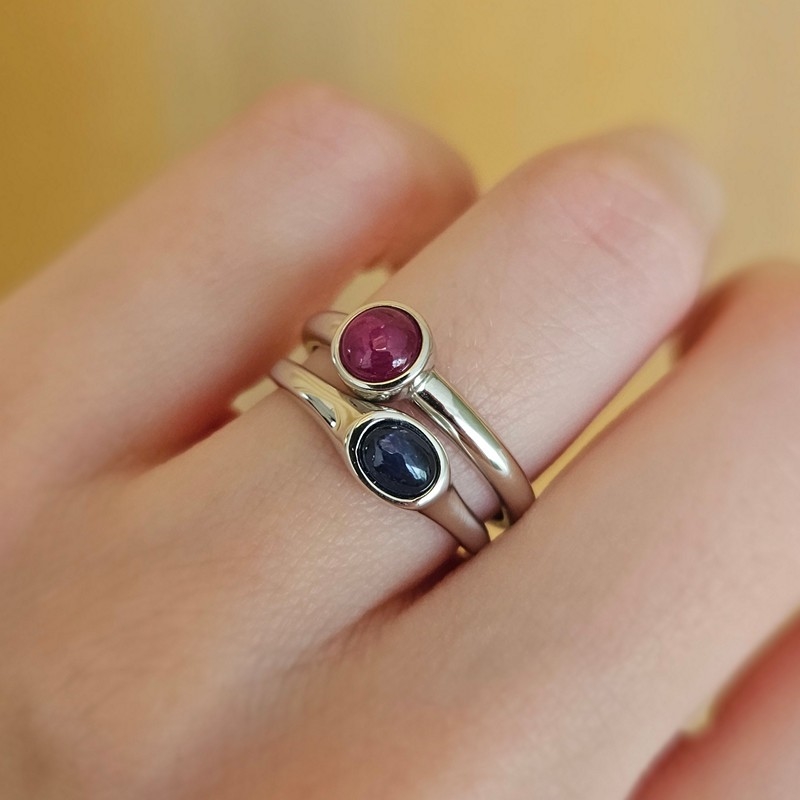 Mads Z - Cabochon ring i sølv m. rubin