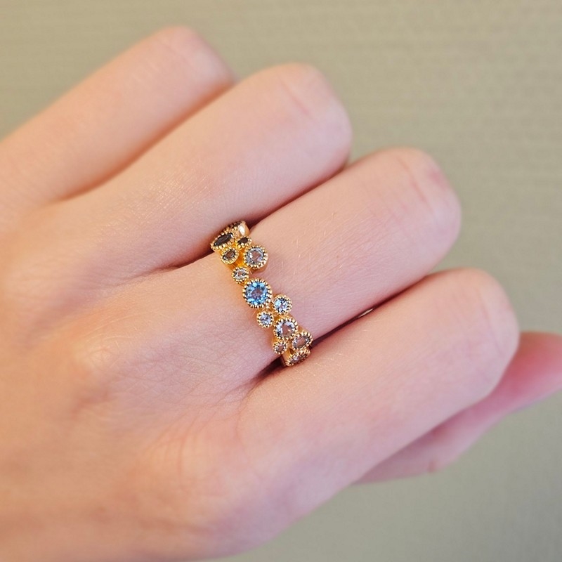 Mads Z - Luxury Rainbow ring i 14 kt guld m. blå sten