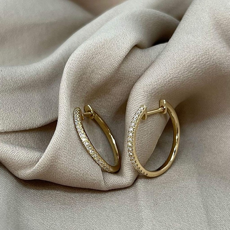 Dazzling 14 kt. creoler 17mm 0,14 H-W/SI model a