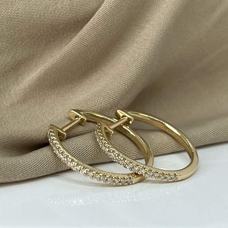 Dazzling 14 kt. creoler 17mm 0,14 H-W/SI model b