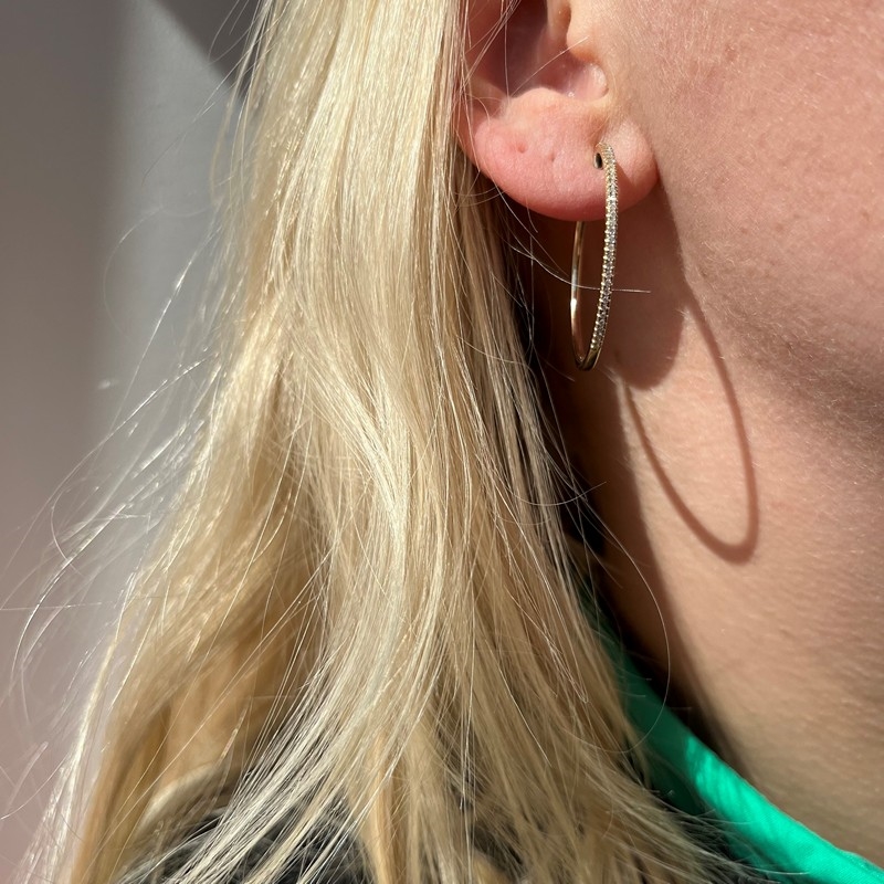 Dazzling 14 kt. creoler 30 mm 0,27 H-W/SI diamanter model 