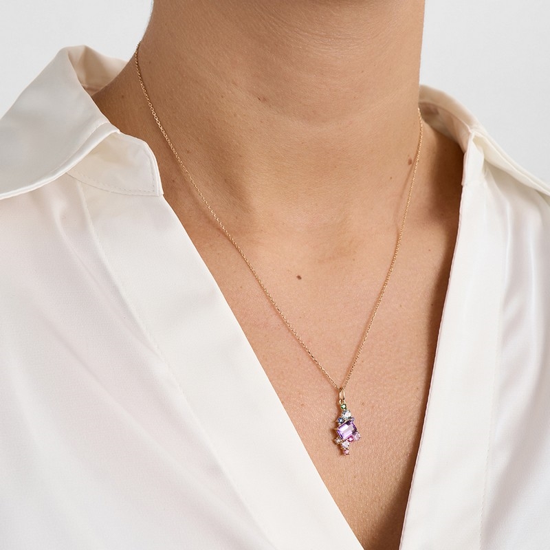 Mads Z Four Seasons Summer vedhæng i 14 kt guld med farvede ædelstene og diamanter båret på model