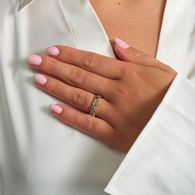 Blå Luxury Rainbow ringen fra Mads Z