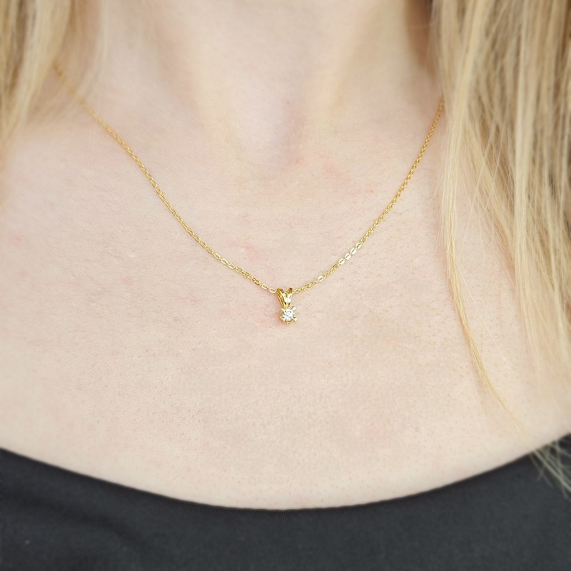 Aagaard - Diamant vedhæng i 8 kt guld med 0,10 ct Lab diamant inkl. forgyldt kæde