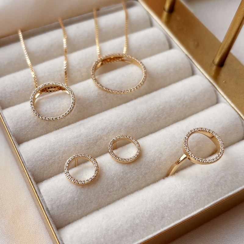 Dazzling - 14 kt. Rundt vedhæng 0,14 H-W/SI m/sølvkæde stor 