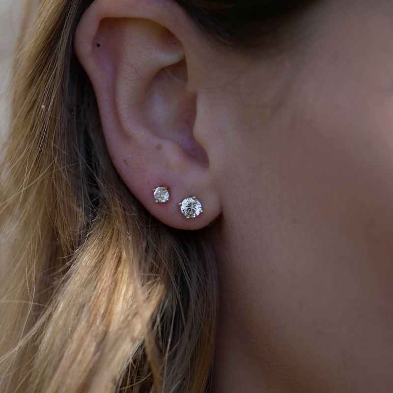 LUXURY Øreringe i 14 kt guld med lab-grown diamanter 2x0,25 ct