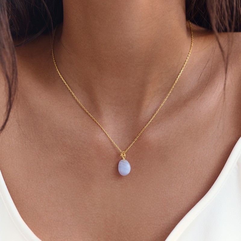 Blue Lace Air vedhænget i forgyldt sølv fra Maanesten