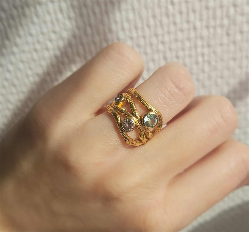 Evergreen ring i forgyldt sølv fra Studio Z 7247820