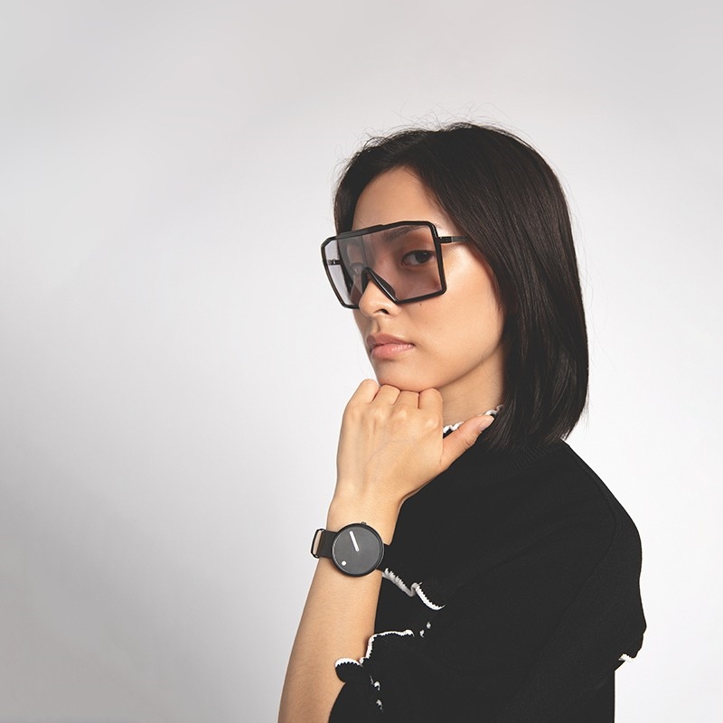 Picto - Sort skive med sort læder rem | 43361-4120B