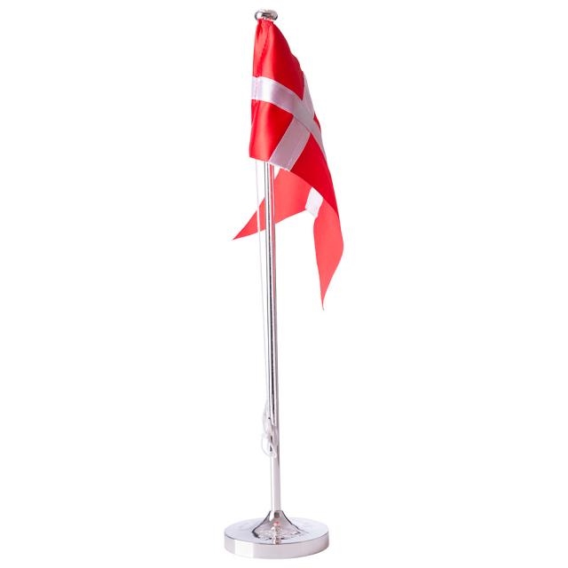 Se NOA Kids - Forkromet flagstang m. dåbsmotiver på fod i 38,5cm hos Guldcenter.dk