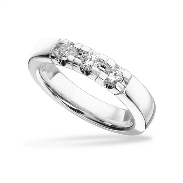 5: Scrouples - Grace Alliancering i 14kt hvidguld med i alt 3x0,15ct.