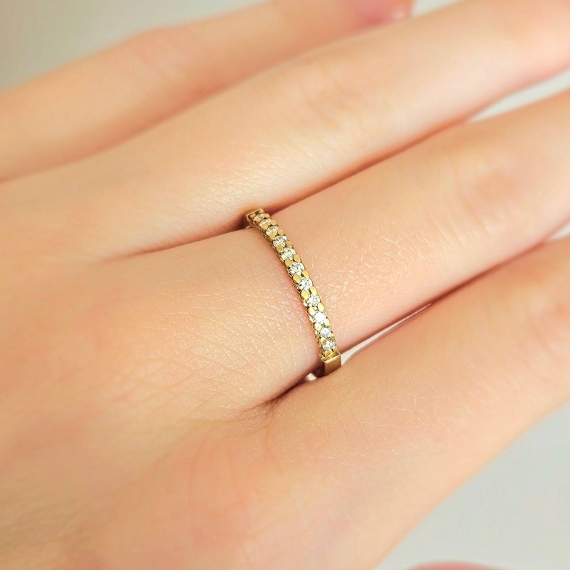 Diamantring i 8 kt. guld med 0,16ct brillanter