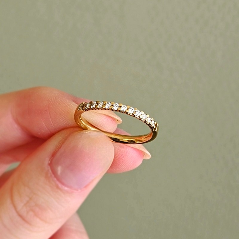 Diamantring i 8 kt. guld med 0,16ct brillanter