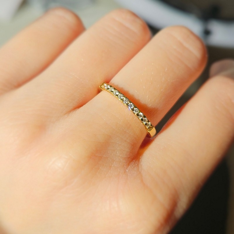 Diamantring i 8 kt. guld med 0,16ct brillanter