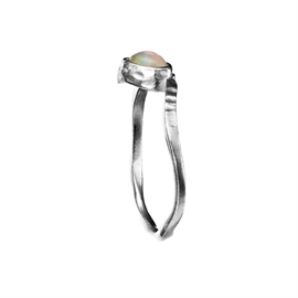 Cille ring i sølv m. opal fra Maanesten | 4782c