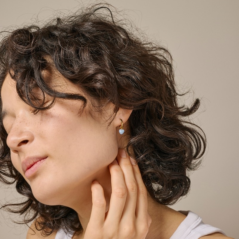 Amore hoops med steel blue hejrter fra ENAMEL