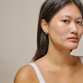 Nala Ball øreringene i forgyldt sølv med mint perle fra Enamel Copenhagen 2