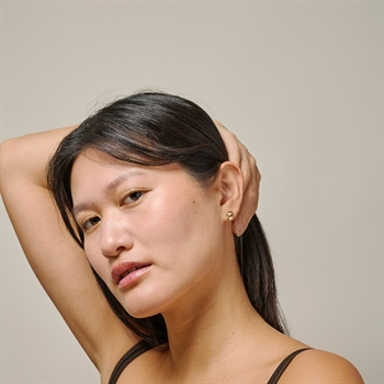 Melia ørestikkerne i forgyldt sølv fra Enamel Copenhagen 2