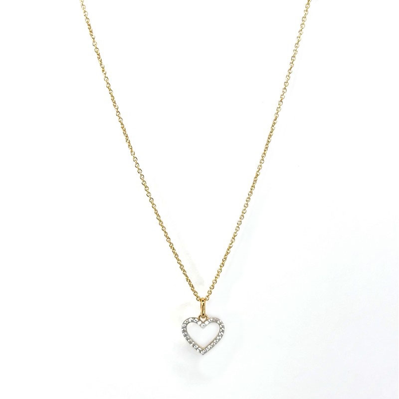 hjerte vedhæng i 8 karat guld er et klassisk og tidløst smykke