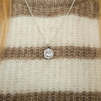 Kvadratisk rosette vedhæng i sølv med zirkonia og sølv ankerkæde 2