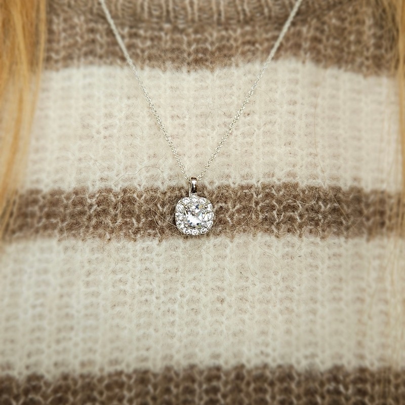 Kvadratisk rosette vedhæng i sølv med zirkonia og sølv ankerkæde 2