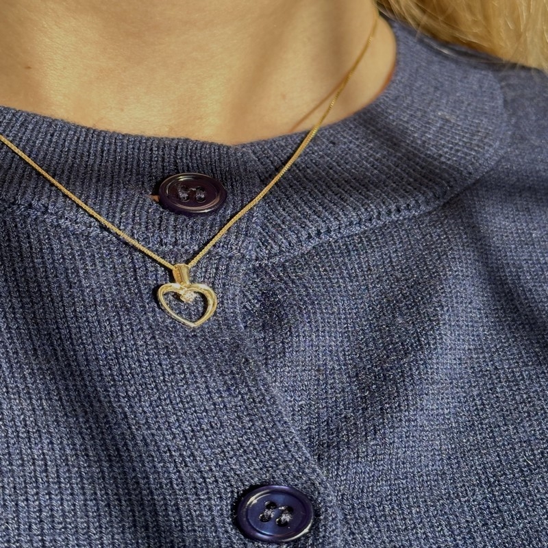 14 kt Guldsæt øreringe og halskæde med diamant