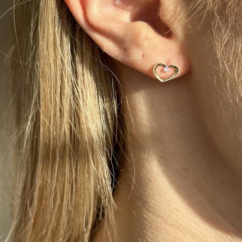 14 kt Guldsæt øreringe og halskæde med diamant