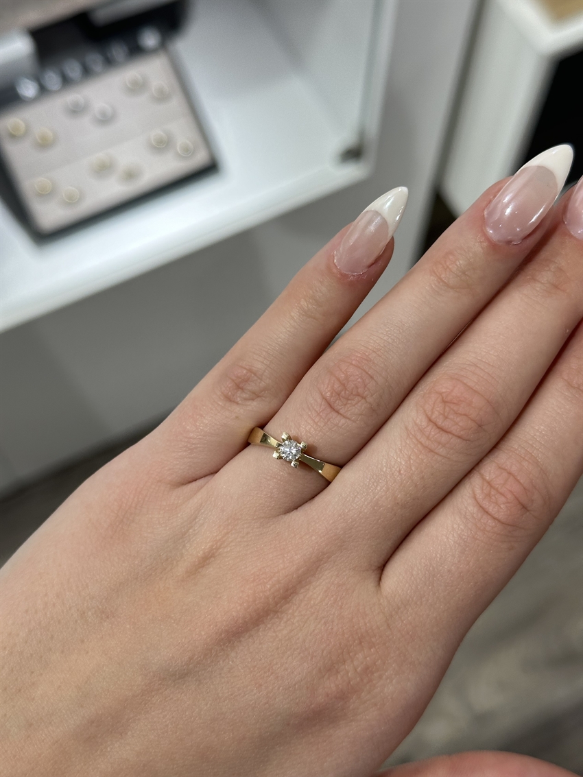 Diamantring i 14 kt. guld med 0,30ct brillant
