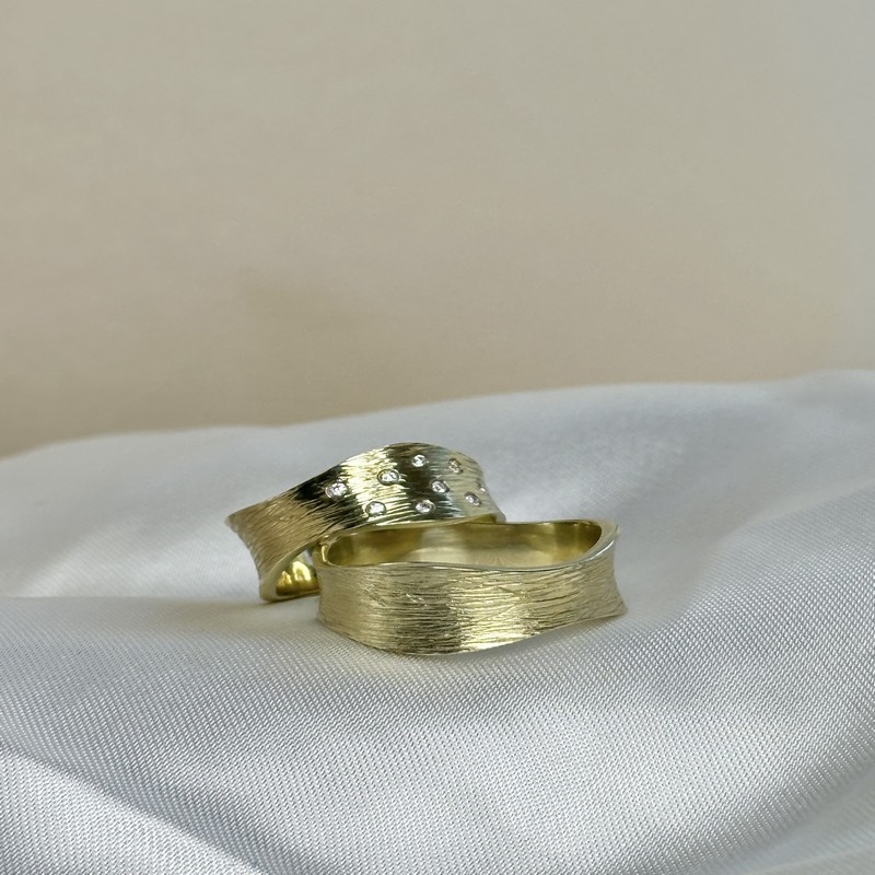 Vielsesringe i 14 kt guld med i alt 0,09ct A4149 009-RG