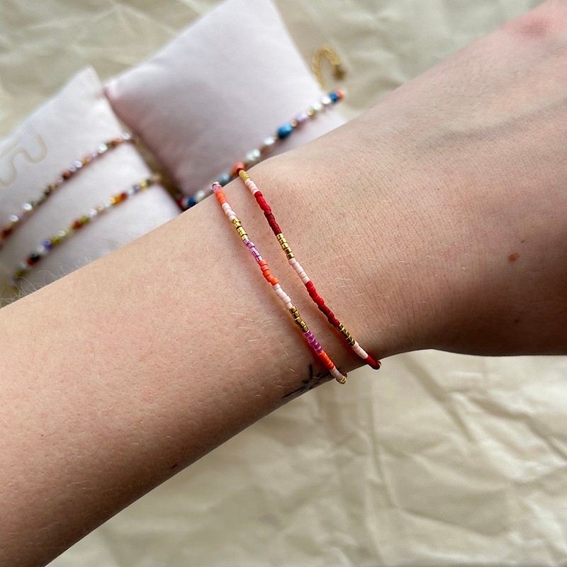 Nuni - Kira Coral Love armbånd i forgyldt sølv