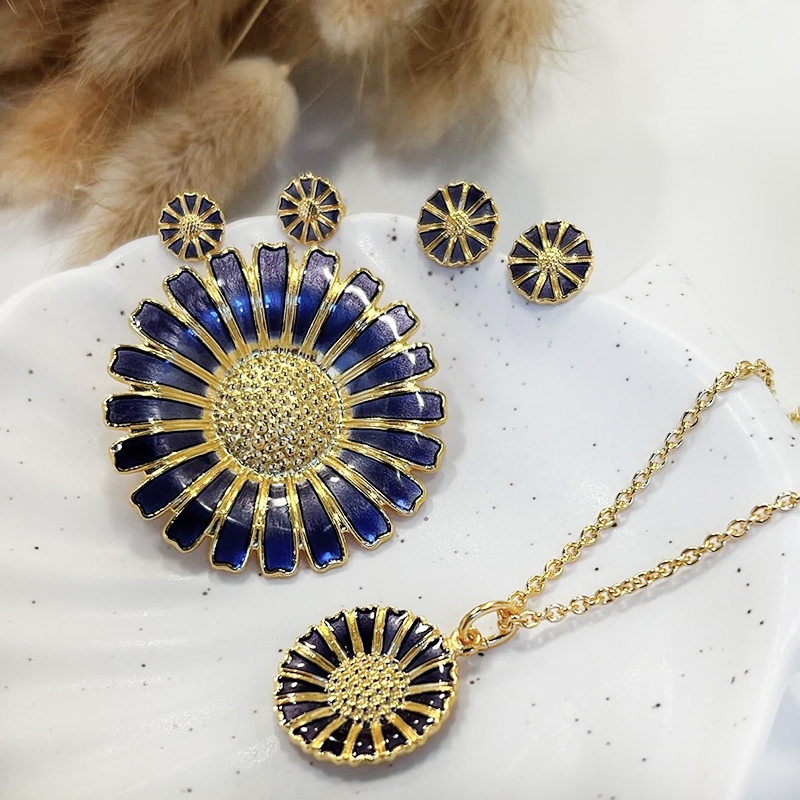 Marguerit Broche Lund Copenhagen - Lilla