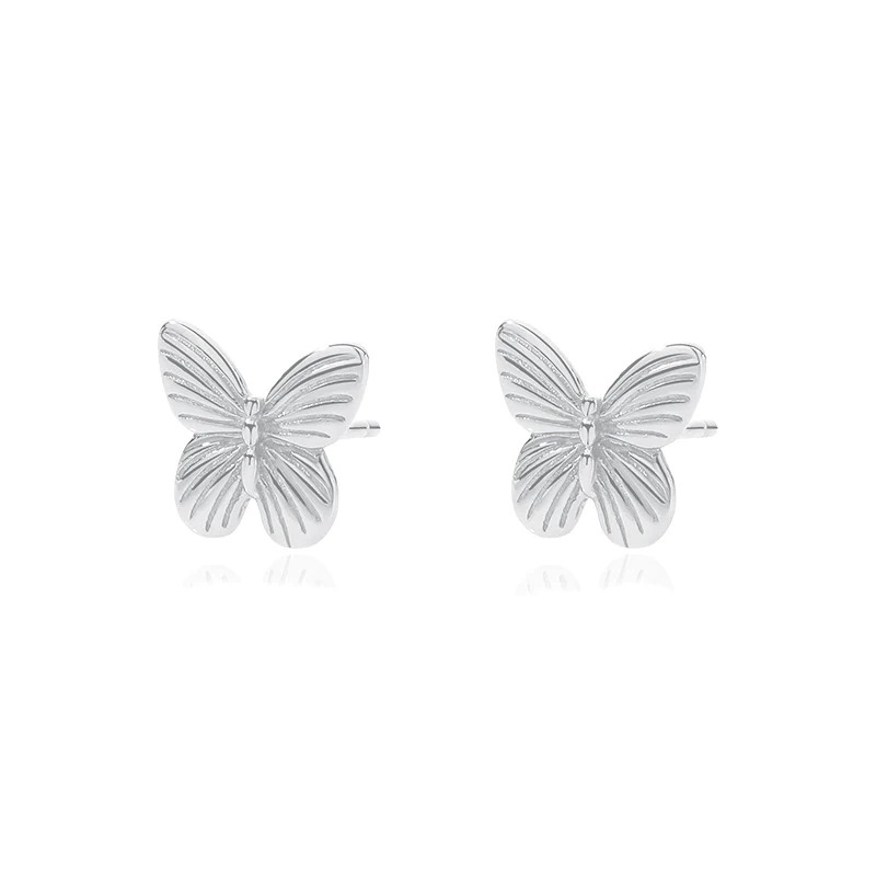 Billede af MerlePerle - Mille ørestikker i sølv m. sommerfugl