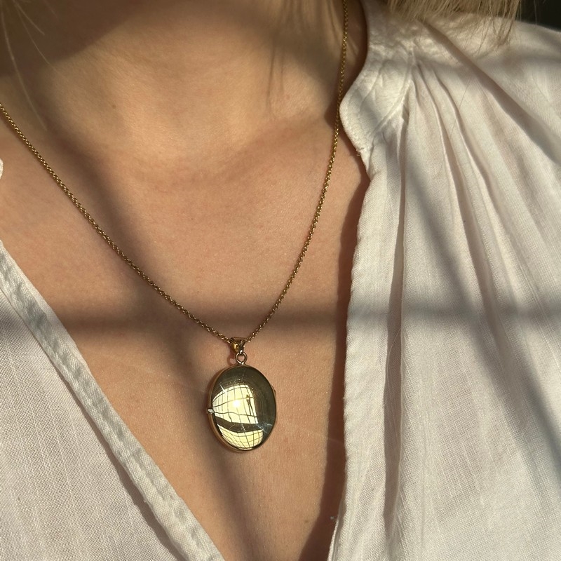 Blank Oval Medaljon i 8-14 karat - medium