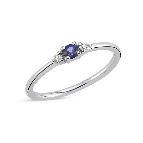 Petit - Blå safir ring i 14 kt. hvidguld med i alt 0,05ct. brillanter