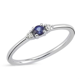 Petit - Blå safir ring i 14 kt. hvidguld med i alt 0,05ct. diamanter