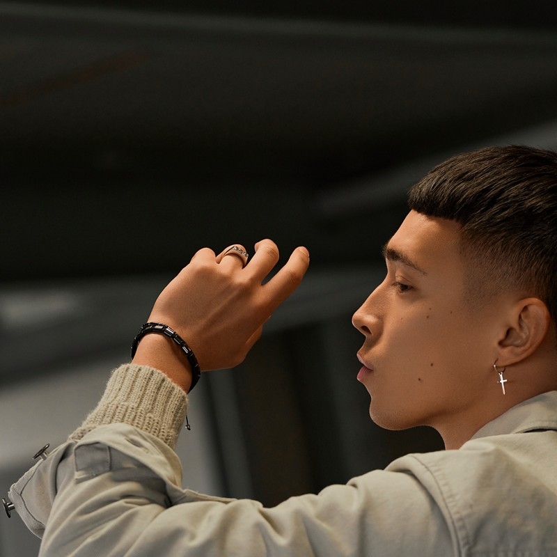 Raffineret herrearmbånd i kvadratiske sorte Onyx sten