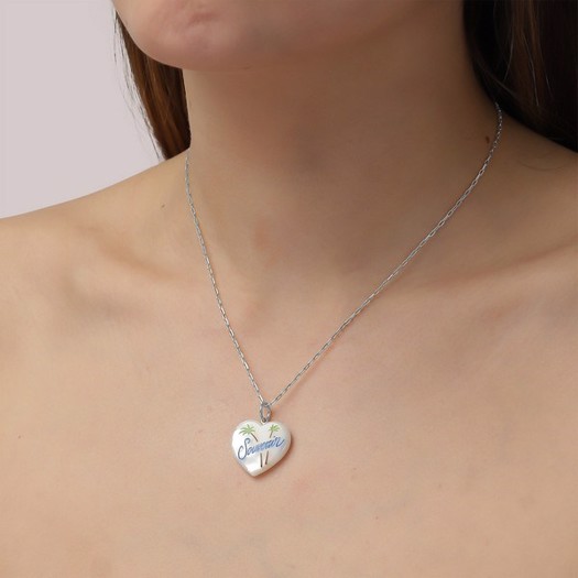 Souvenir heart with enamel vedhæng i sølv af Jane Kønig