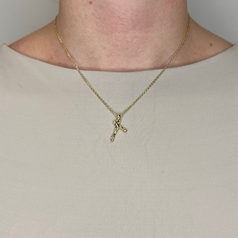 Billede af MerlePerle - Bogstav halskæde i forgyldt sølv - T