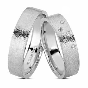 NURAN - Vielsesringe i 14kt. hvidguld m. i alt 0,07ct. brillanter