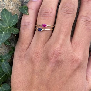 Cherry ring i 8 kt guld med zirkon fra Mads Z - 3347149