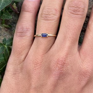 Cherry ring i 8 kt guld med zirkon fra Mads Z - 3347148