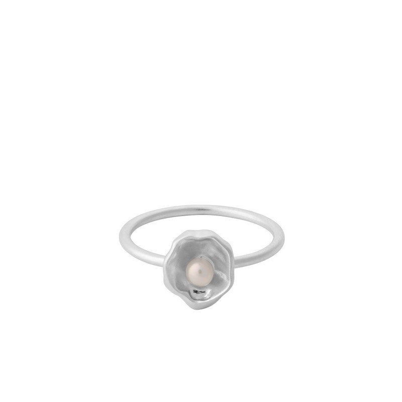 7: Pernille Corydon - Hidden Pearl ring i sølv med perle