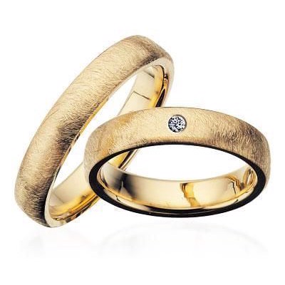 Vielsesringe - Guldringe 14kt. Frostet I 4,5mm Og 0,04ct. Brillant